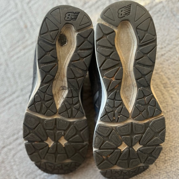 Men’s New Balance shoes - Picture 4 of 4